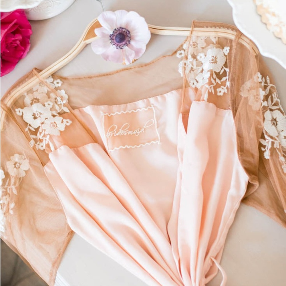 ROBED WITH LOVE Hildy bridesmaid Robe in pink